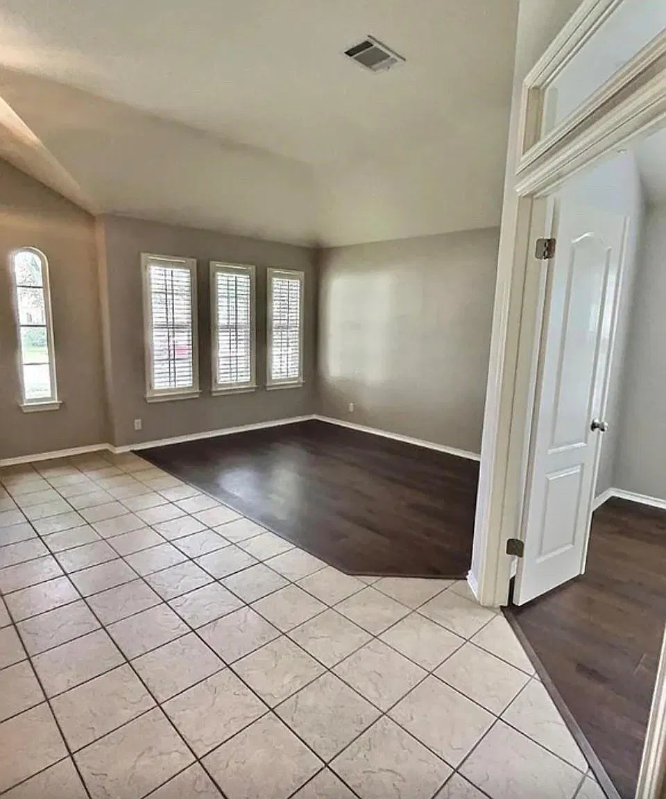 4 bed, 2.5 bath, 2718 sqft, $2,695 — Photo 3