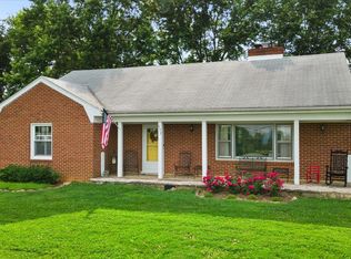 632 Essex Dr, Staunton, VA 24401