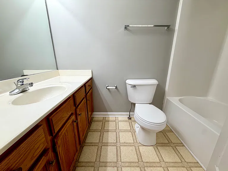 Somerset Court Apartments — Photo 9