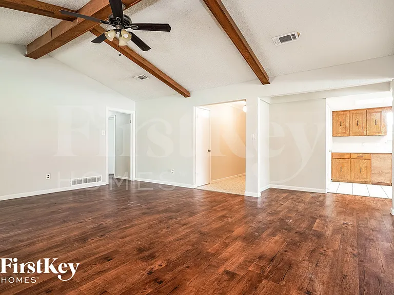 222 Creekwood Ct — Photo 4