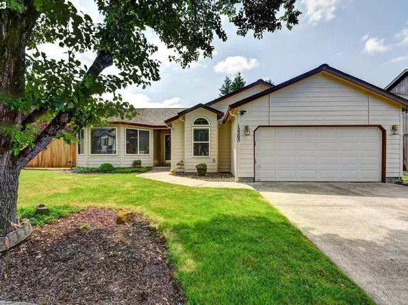 12305 NE 42nd St, Vancouver, WA 98682