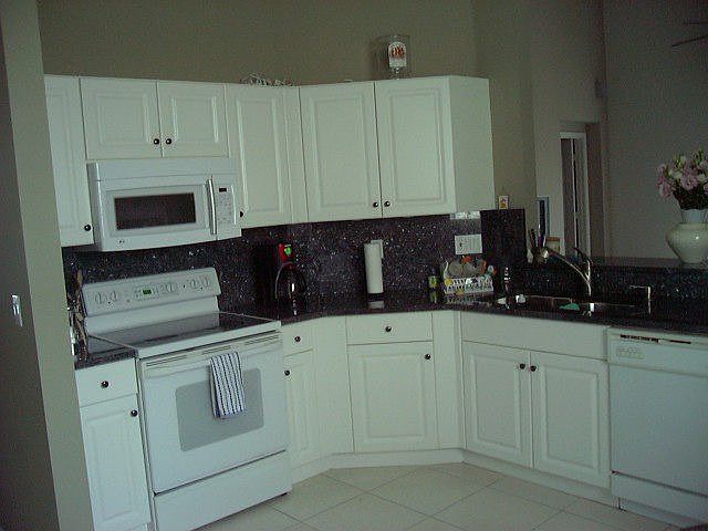 2nd image of 3142 SW Solitaire Palm Dr