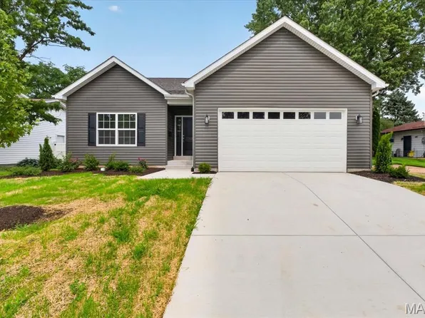 7925 Campion Ln, Hazelwood, MO 63042