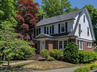 4 Thompson Rd, Marblehead, MA 01945