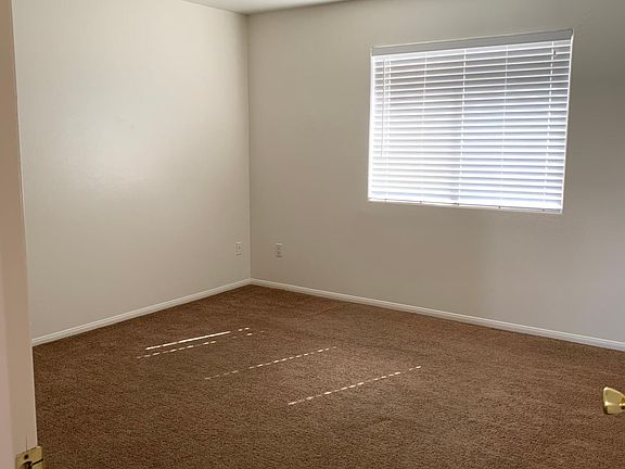 5th image of 73556 Sunnyslope Dr APT C