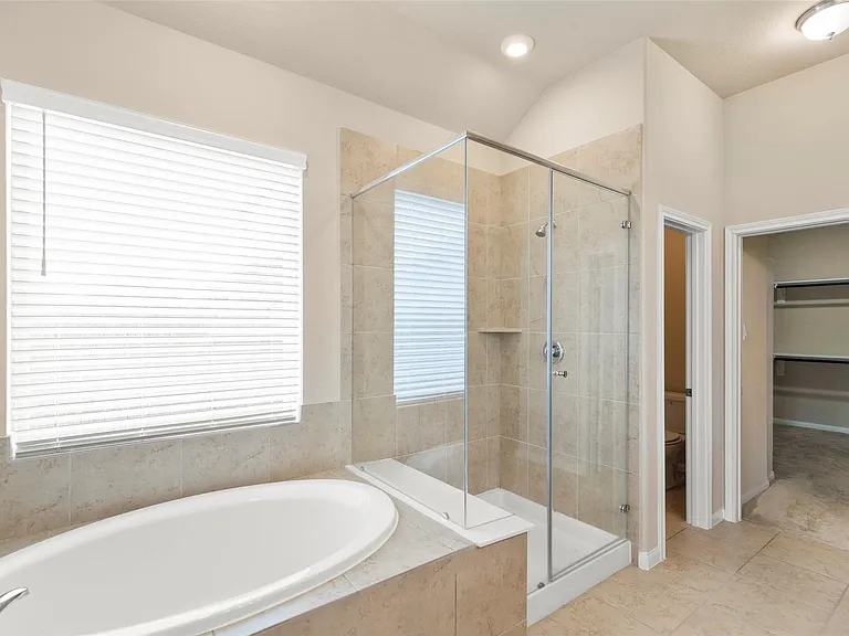 15714 Highlands Cove Dr — Photo 17
