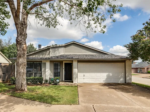 3200 Galemeadow Dr, Fort Worth, TX 76123