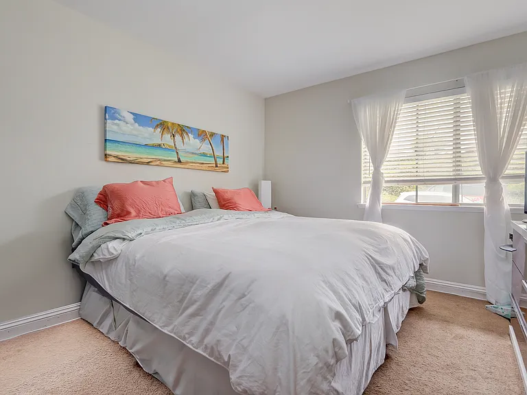 Guest bedroom 1
