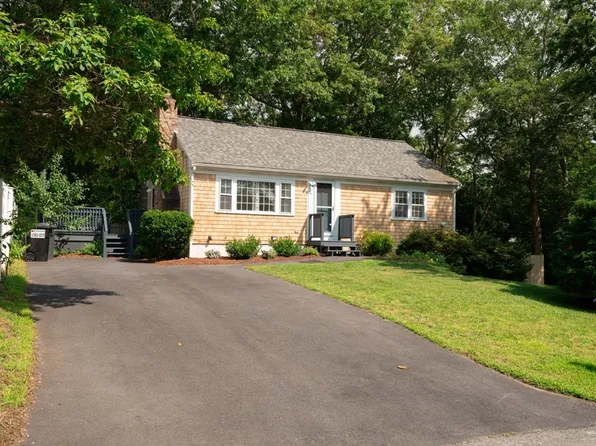 297 Compass Cir, Barnstable, MA 02630