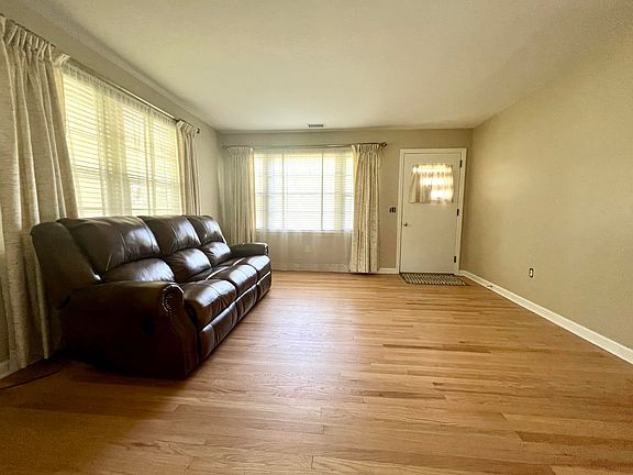 2nd image of 2700 Leeds Ave