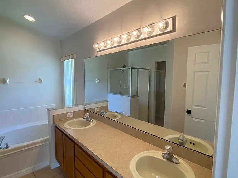 434 Cassia Dr — Photo 17