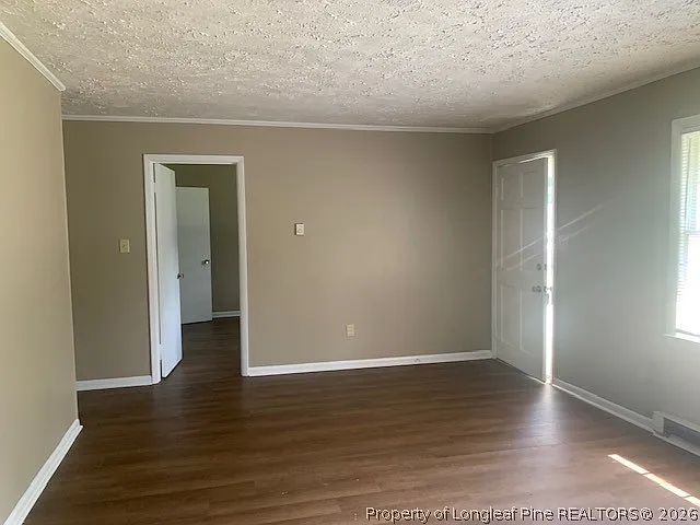 2 bed, 1.0 bath, 890 sqft, $950 — Photo 3