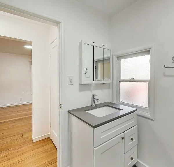 1207-1231 University Avenue — Photo 19