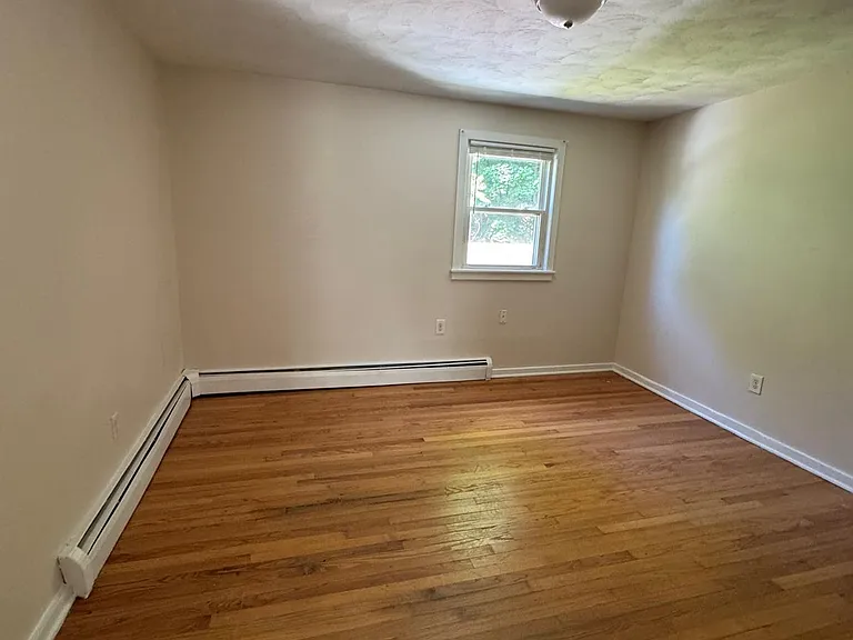 25 Long St #3 — Photo 4