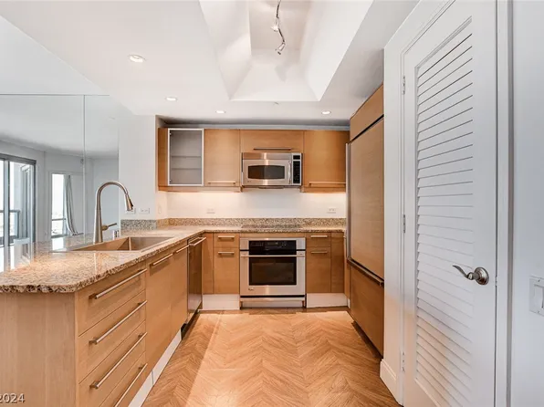 322 Karen Ave Unit 1105, Las Vegas, NV 89109