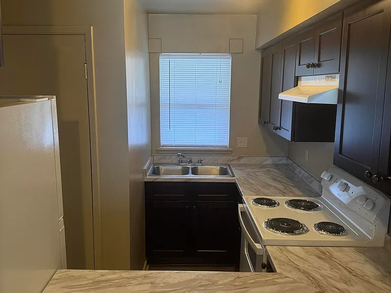506 Grand Pre Blvd — Photo 6