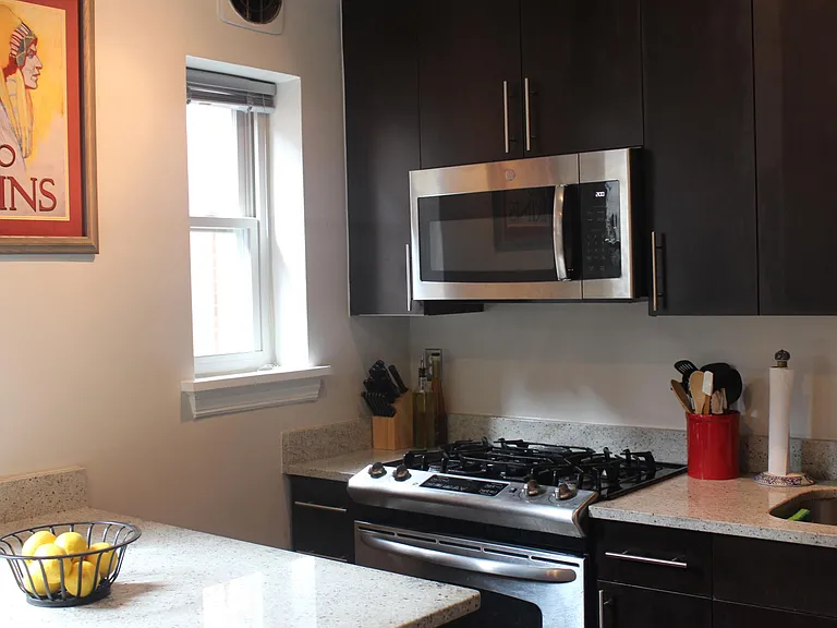 2010 Kalorama Rd NW #303 — Photo 11