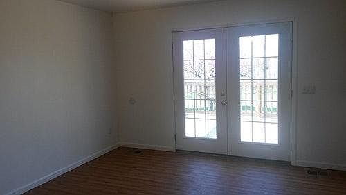 Dining w/ French Doors. Yes both open