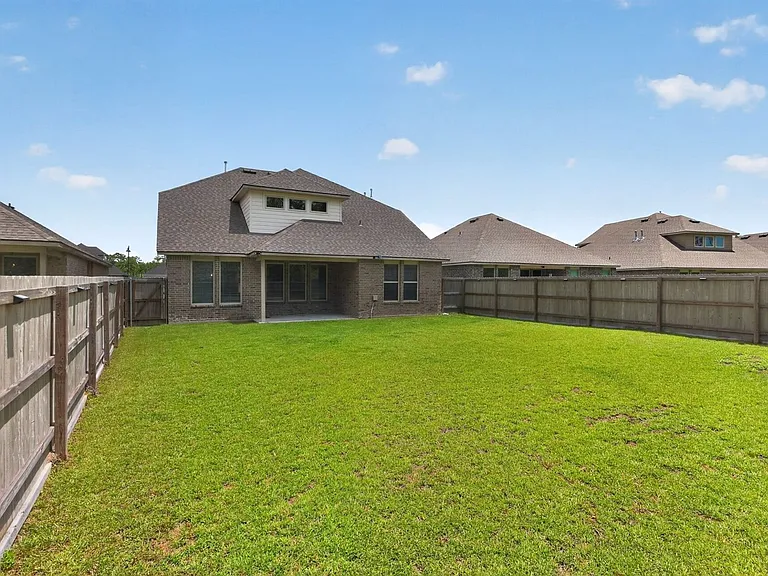 1708 Sawgrass Dr — Photo 5
