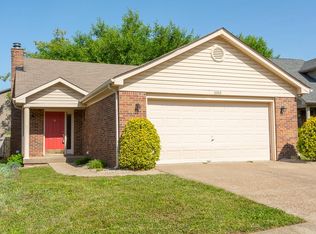 3202 Rainview Cir, Louisville, KY 40220