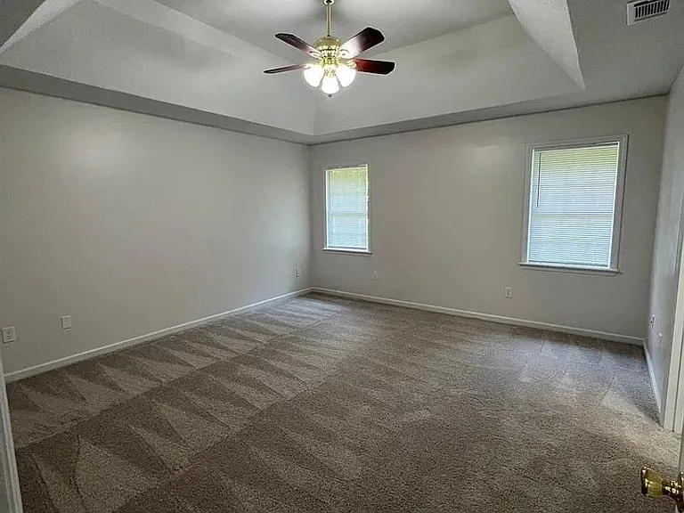 2945 Pointewest Dr — Photo 8