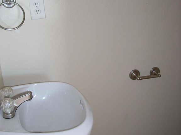 5th image of 3513 Golden Dr