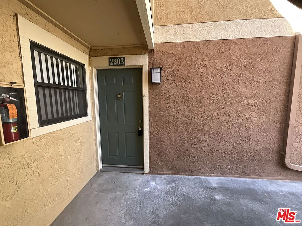 1 bed, 1.0 bath, 636 sqft, $1,995 — Photo 2