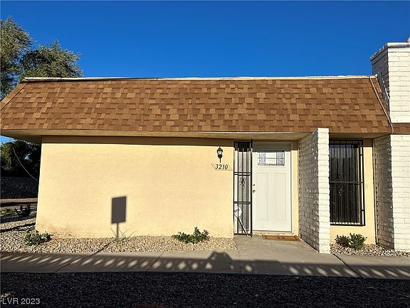 3rd image of 3210 N Heritage Way
