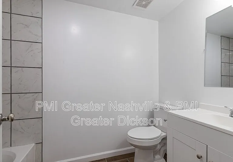 300 Spring St #13 — Photo 12