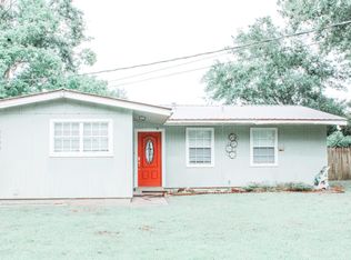 2406 Woodmont St, Pascagoula, MS 39567