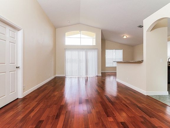 3rd image of 9628 Lago Dr