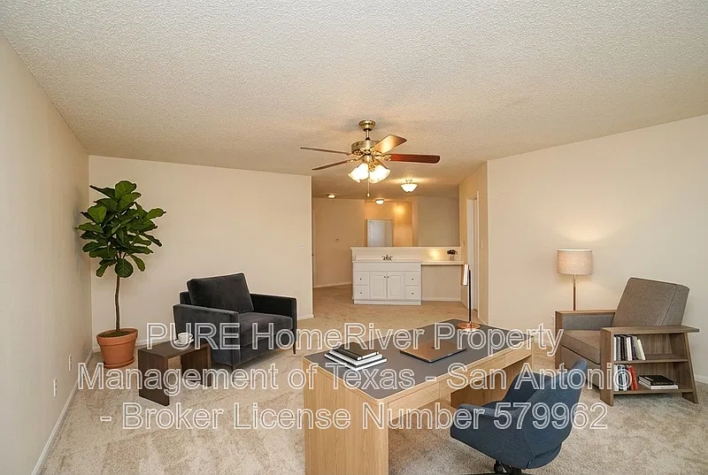 3 bed, 3.0 bath, 2721 sqft, $2,295 — Photo 4