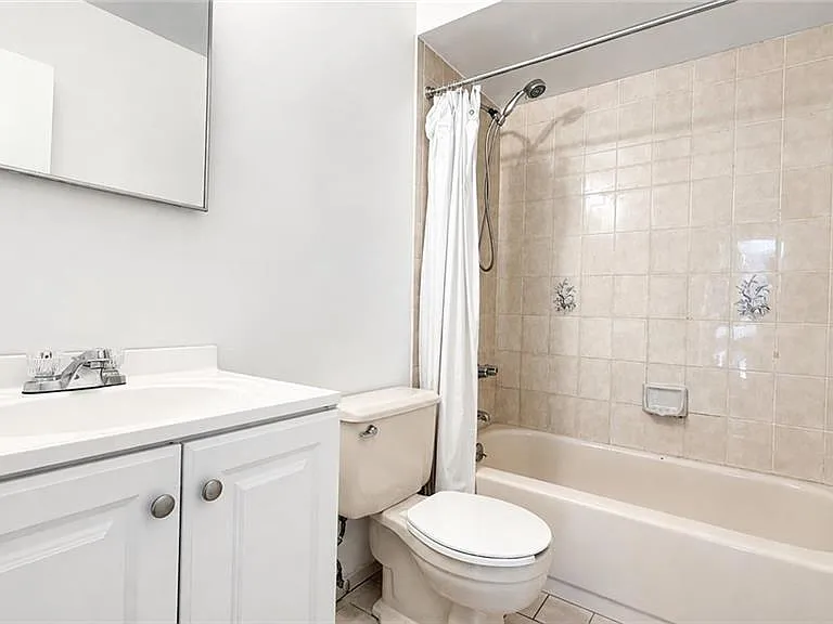 22 Windsor Ct #1 — Photo 4