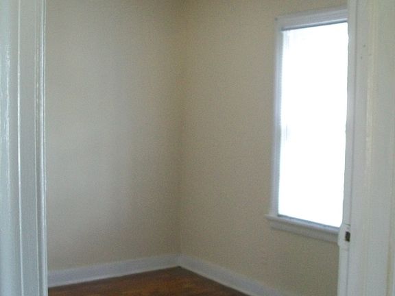2nd image of 2115 Clarke St