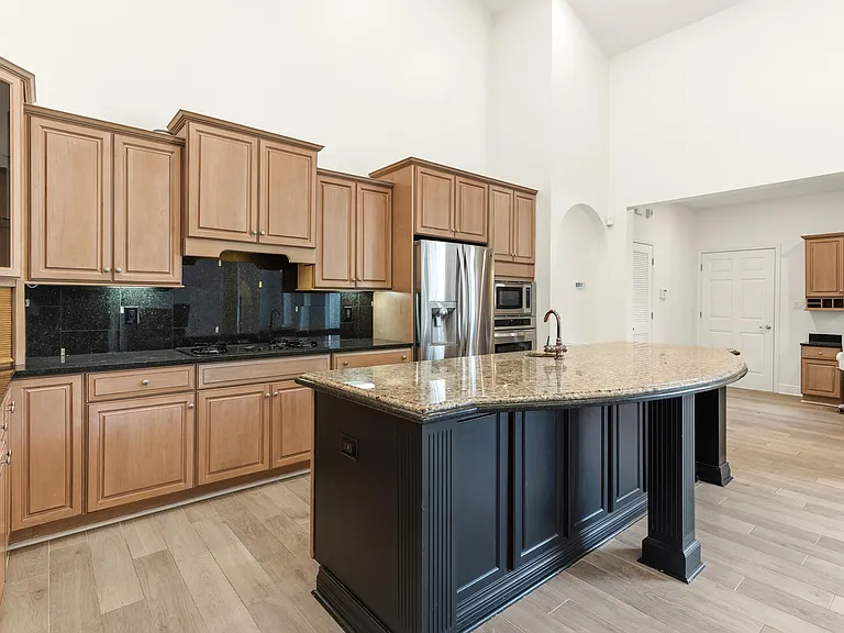 2928 Pine Valley Dr — Photo 9