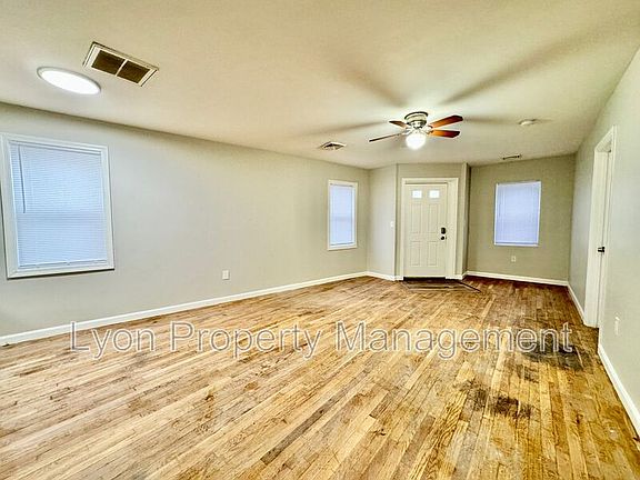 4th image of 125 Knight St Floor 1