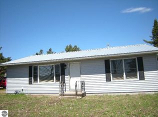 606 W Burdickville Rd, Maple City, MI 49664