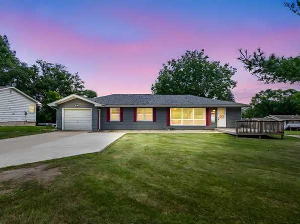 531 19th St, Windom, MN 56101