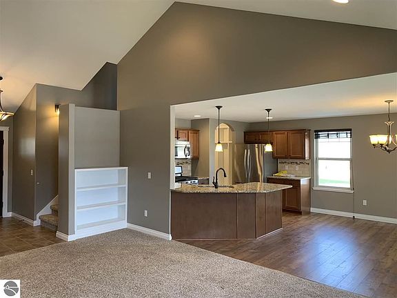 5th image of 1430 Saffron Cir