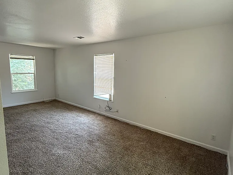 925 W St #2 — Photo 3