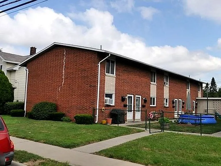 2525 Consaul St — Photo 2