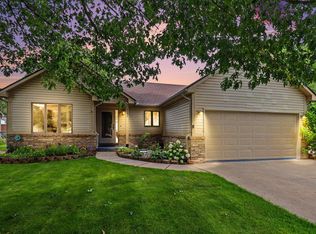 9295 Stonehouse Ave, Livonia, MI 48150