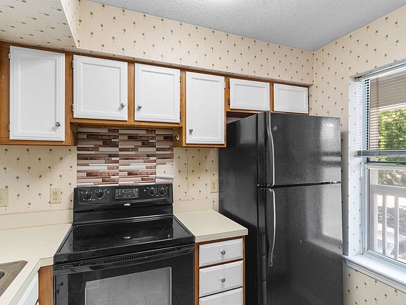 4th image of 4601 Greenbriar Dr. #202A