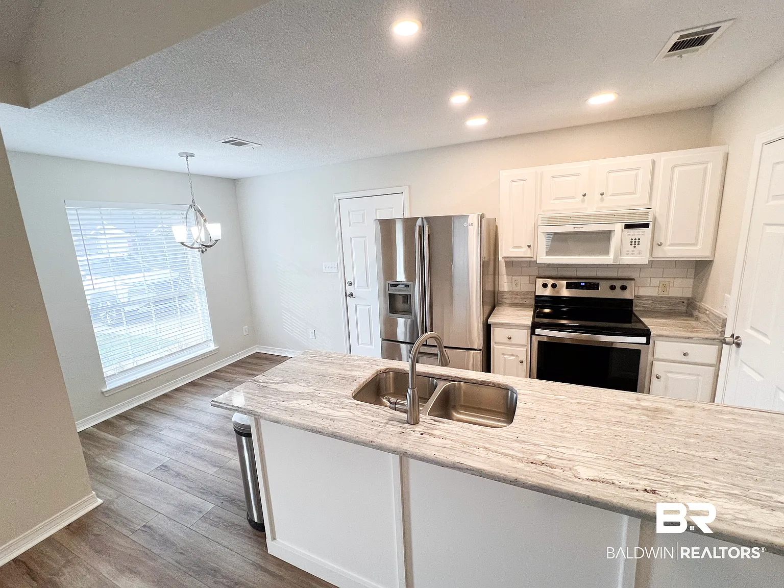 3 bed, 2.0 bath, 1471 sqft, $1,795 — Photo 4