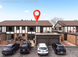 517 Country Club Dr, Saint Clair Shores, MI