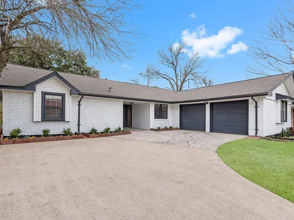 322 E Edgebrook Dr, Houston, TX 77034