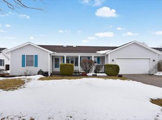 514 N Cedar Dr, Saint Joseph, IL 61873
