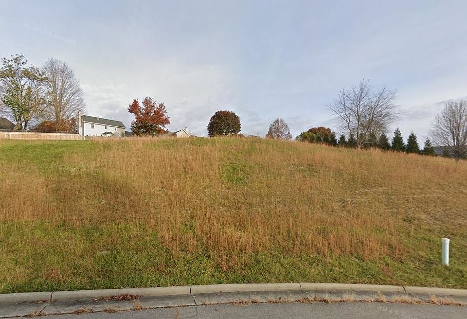 1st image of 320 Diamond Ave NW