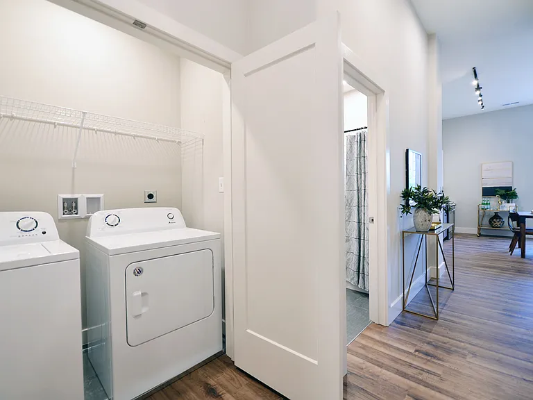 415 Debaliviere Ave #215 — Photo 13