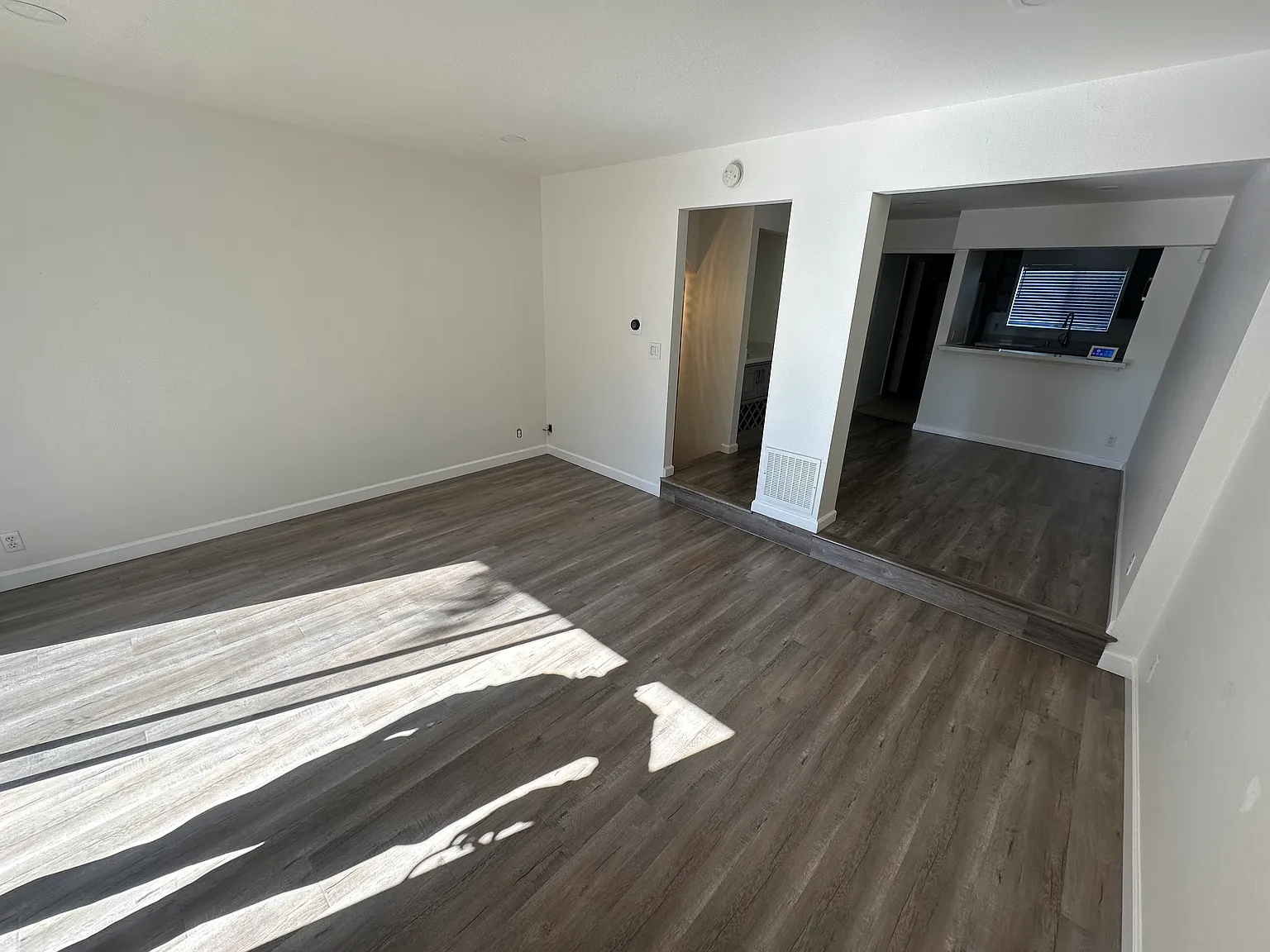 1032 Clubhouse Dr photo 1